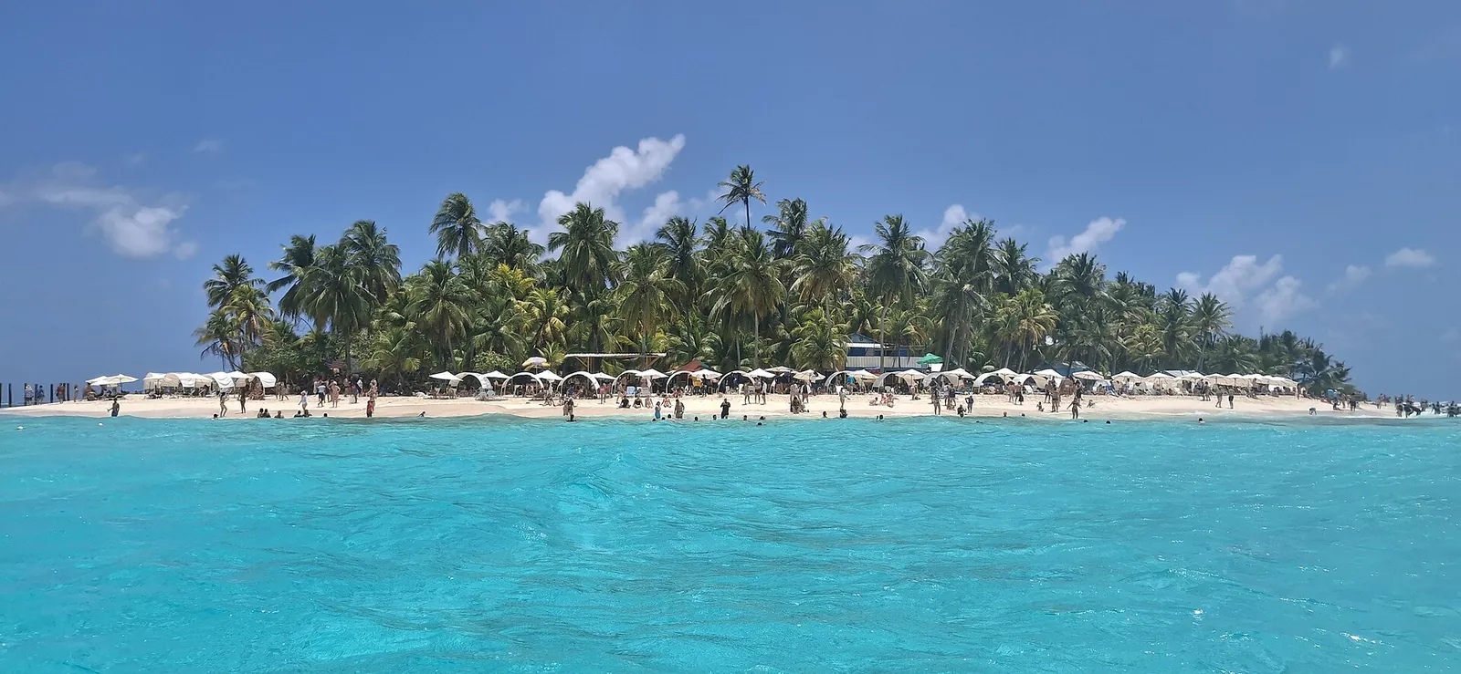 Turquoise water around Johnny Cay, off San Andrés Island